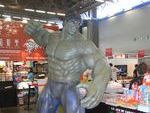 Belle statue de Hulk au stand Marvel